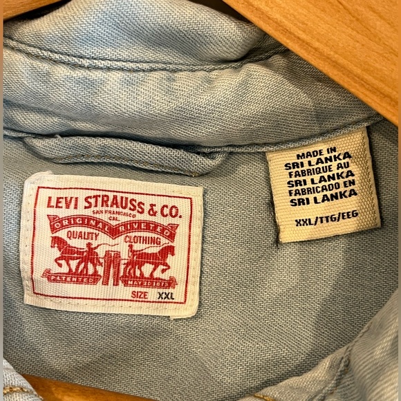 Levi's Light Blue Denim Shirt, Size Women’s XXL - Picture 5 of 15